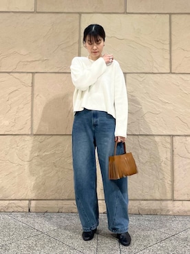 「URBAN RESEARCH（アーバンリサーチ）のテープヤーンVネック畦ニット（ニット/セーター）」を使った、katayoさん（レディース・166cm）の冬コーディネート