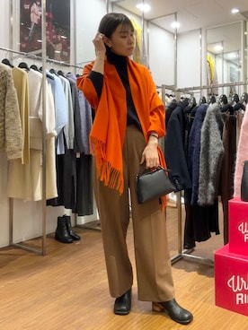 「GIANNI CHIARINI（ジャンニ キアリーニ）のアイテム（ハンドバッグ）」を使った、katayoさん（レディース・166cm）の冬コーディネート