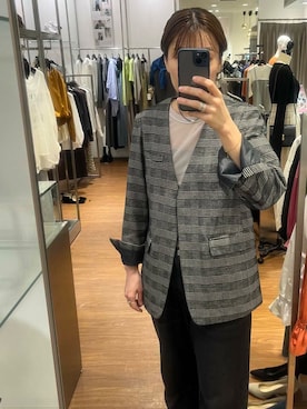 「チョーカー」｜「アイテム（ノーカラージャケット）」を使った、katayoさん（レディース・166cm）の秋コーディネート