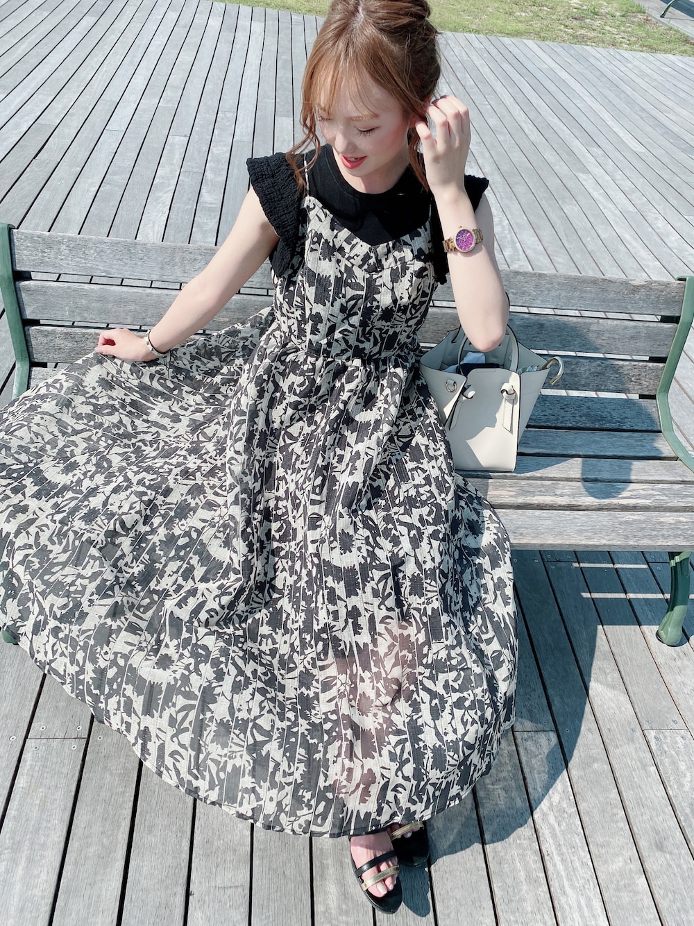 「休日スタイル、rienda、スカート、オーガンジー、モノトーンコーデ、ZARA、ザラジョ、&.nostalgia」｜「&. NOSTALGIAの扇形トートバッグ（トートバッグ、ホワイト系）」を使った、  SAYAKA♡さん（レディース・158cm）の夏コーディネートの1枚目の写真