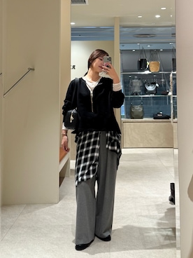 「アイテム（スラックス）」を使った、YUIさん（レディース・165cm）の秋コーディネート