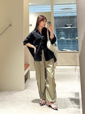 「RIVE DROITE（リヴドロワ）の【コーデのポイントに】レザーボディバッグ（ハンドバッグ）」を使った、YUIさん（レディース・165cm）の夏コーディネート