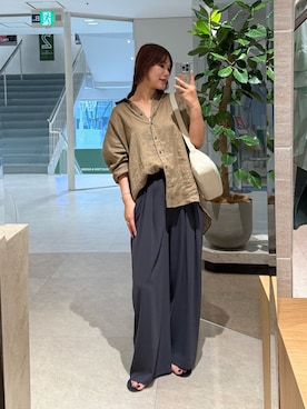 「アイテム（スラックス）」を使った、YUIさん（レディース・165cm・20代）の夏コーディネート