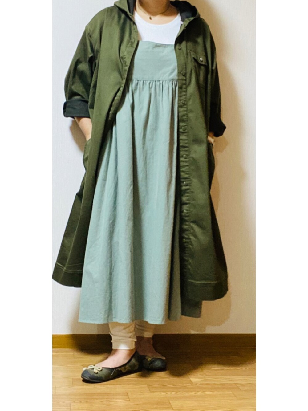 「しまむらのアイテム（シャツワンピース、グリーン系）」を使った、hiratti53さん（レディース・159cm）の秋コーディネートの1枚目の写真