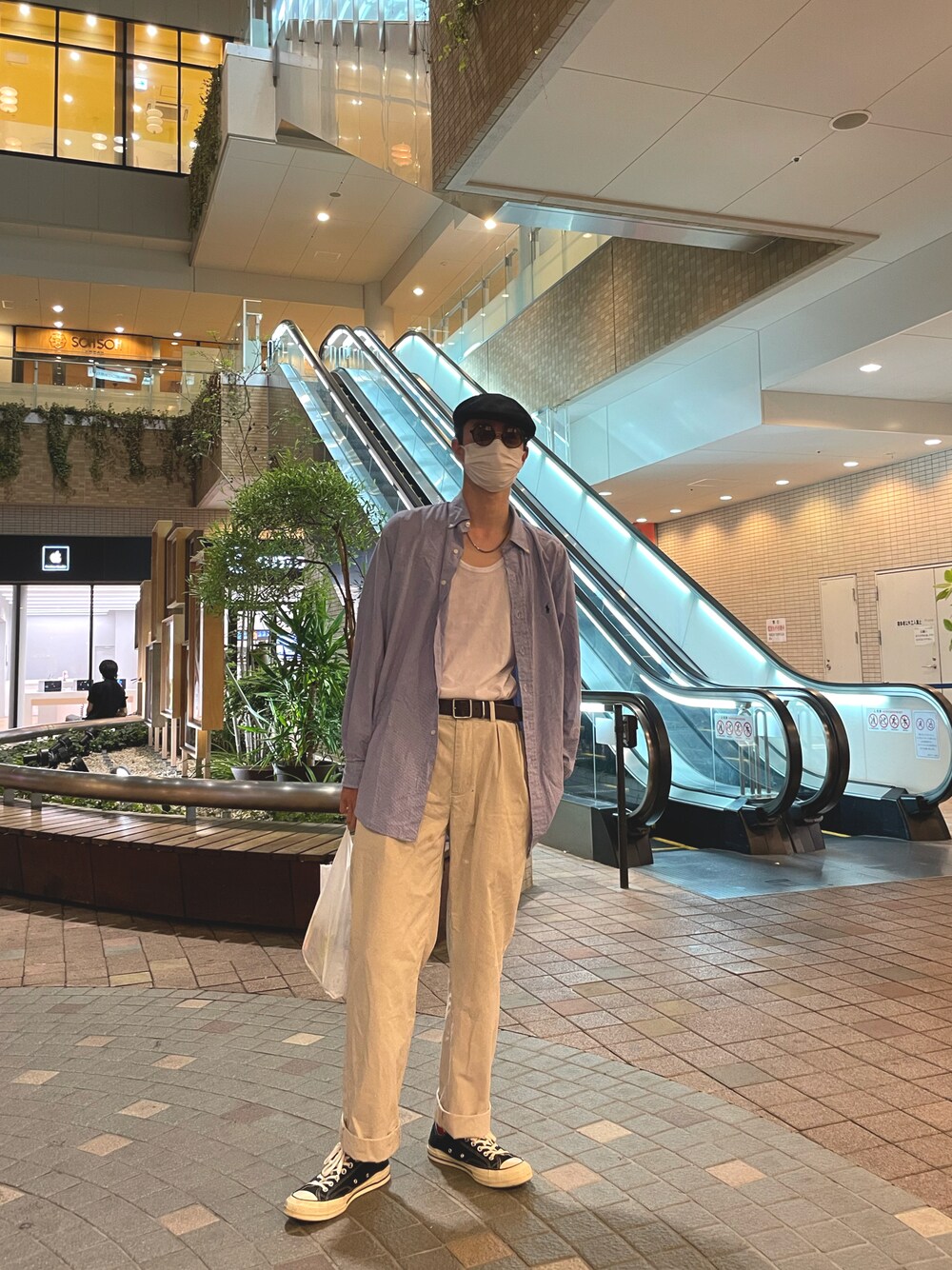 「シンプルコーデ、カジュアルコーデ、大人コーデ、メンズファッション、古着」｜「UNIQLOのアイテム（タンクトップ、ホワイト系）」を使った、タネマナトさん（メンズ・183cm）の春コーディネートの1枚目の写真