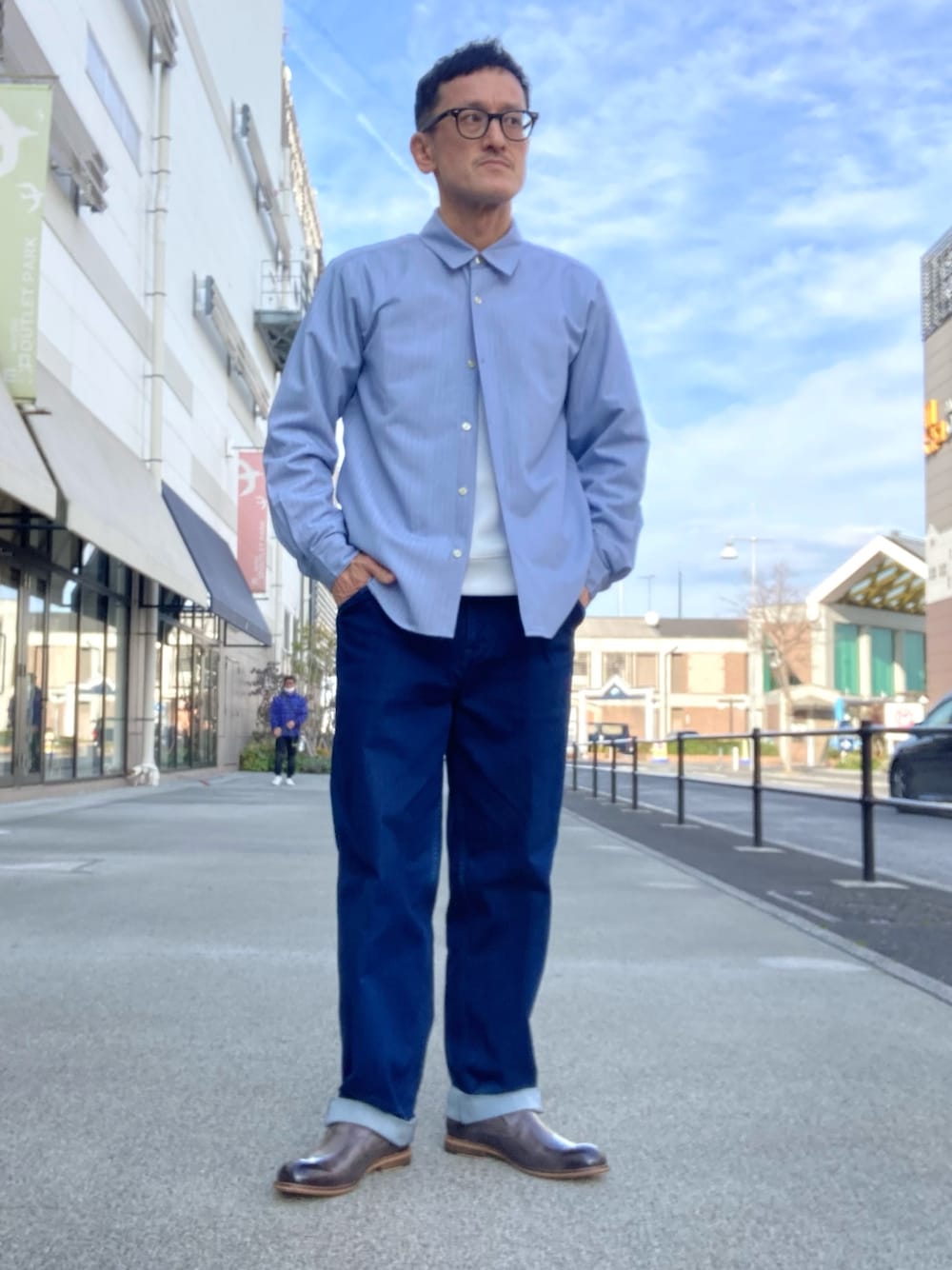 「スリッポン、スリッポン ヒール、レザースリッポン、ローファー、ローファーコーデ、アメカジコーデ、アメカジスタイル、ワイドパンツ、ワイドデニム、アルフレッド･バニスター(alfredoBANNISTER)」｜「alfredoBANNISTERの【WEB別注】プレーントゥ スリッポン（スリッポン、グレー系）」を使った、nobgさん（メンズ・171cm）の春コーディネートの1枚目の写真