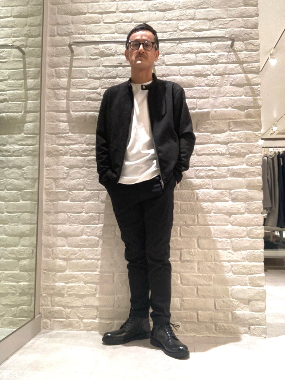 「アルフレッド･バニスター(alfredoBANNISTER)、ライダース、ライダースコーデ、ブラックコーデ、ブーツ、編み上げブーツ、ジップブーツ」｜「alfredoBANNISTERのダブルジップ タンクソール ブーツ（ブーツ、ブラック系）」を使った、nobgさん（メンズ・171cm）の秋コーディネートの1枚目の写真