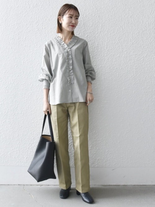 ★SHIPSシップス★黒Vネック夏美ライン大人 ブラウス新品！！ ☆SHIPSシップス☆黒Vネック夏美ライン大人 ブラウス新品