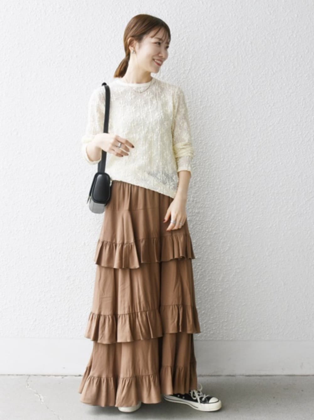 「スカート、ロングスカート、ティアードスカート、ティアード、フラワー、花柄、シアートップス、シアー、骨格ナチュラル、イエベ春、SHIPS any、シップスエニィ、フェミニン、大人カジュアル、大人コーデ」｜「SHIPS anyのSHIPS any:〈手洗い可能〉フラワー メッシュ クルーネック プルオーバー（Tシャツ/カットソー、ホワイト系）」を使った、机さん（骨格ナチュラル・レディース・166cm）の夏コーディネートの1枚目の写真