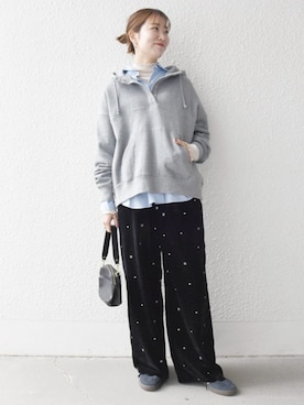 「アイテム（パーカー）」を使った、机さん（レディース・166cm）の秋コーディネート