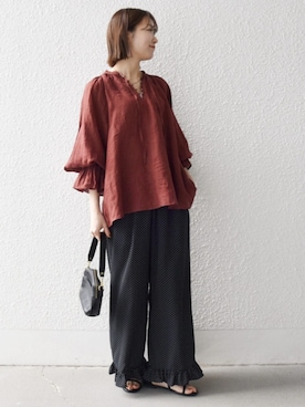 「EBLOUNA（エブローナ）の【SHIPS any別注】eblouna: フラット ナロー ストラップ サンダル（サンダル、ブラック系）」を使った、机さん（レディース・166cm）の春コーディネート