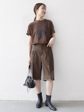 「アイテム（キーケース/キーアクセサリー）」を使った、机さん（レディース・166cm）の夏コーディネート