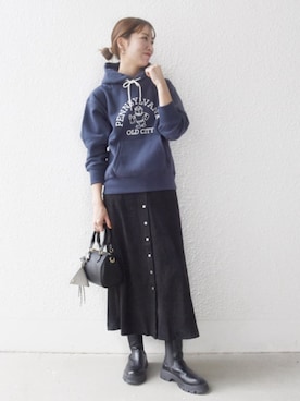 「アイテム（パーカー）」を使った、机さん（レディース・166cm）の秋コーディネート