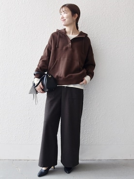 「アイテム（パーカー）」を使った、机さん（レディース・166cm）の秋コーディネート