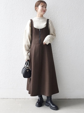 「アイテム（ジャンパースカート）」を使った、机さん（レディース・166cm）の秋コーディネート