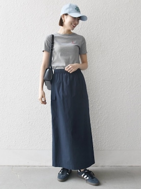 「イエベ春」｜「アイテム（グレー系）」を使った、机さん（レディース・166cm）の夏コーディネート