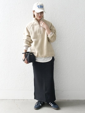 「アイテム（キャップ）」を使った、机さん（レディース・166cm）の秋コーディネート