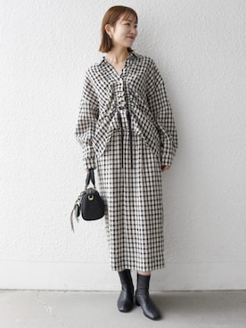 「SHIPS any（シップス エニィ）のSHIPS any:〈洗濯機可能〉ギンガムチェック サッカー ドロスト シャツ ブラウス（シャツ/ブラウス、ブラック系）」を使った、机さん（レディース・166cm）の春コーディネート