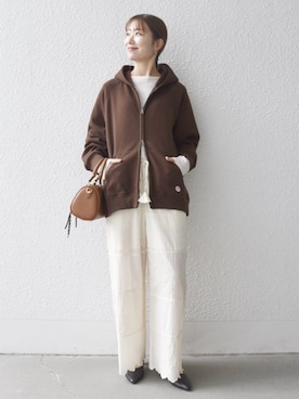 「アイテム（パーカー）」を使った、机さん（レディース・166cm）の秋コーディネート