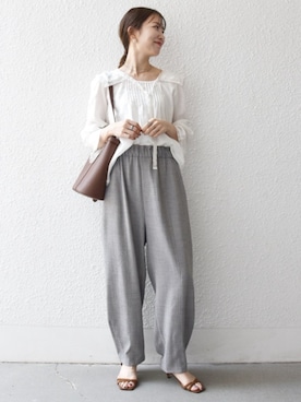 「VELETTO（ベレット）のVELETTO: ポシェット付き 3WAY ワンハンドル バケツ ショルダー バッグ（ショルダーバッグ）」を使った、机さん（レディース・166cm）の夏コーディネート