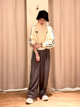 「アイテム（ドレスシューズ、ベージュ系）」を使った、きのぴーさん（レディース・157cm）の秋コーディネート