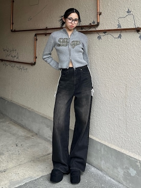 「EMODA（エモダ）のアイテム（デニムパンツ）」を使った、与口令央奈さん（レディース・160cm）の秋コーディネート