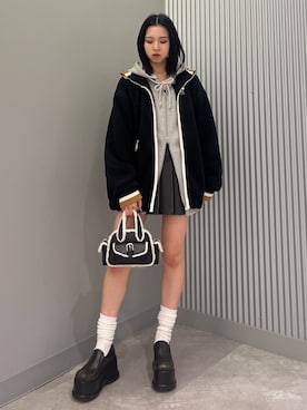 「レザースカート」｜「アイテム（ブルゾン）」を使った、与口令央奈さん（レディース・160cm）の秋コーディネート