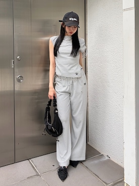 「EMODA（エモダ）のウォッシュロゴキャップ（キャップ、ブラック系）」を使った、与口令央奈さん（レディース・160cm）の夏コーディネート