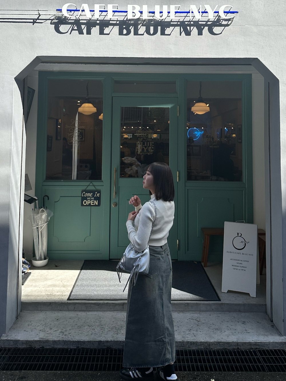 「韓国ファッション、SHEINコーデ、カフェコーデ、大阪旅行、インスタフォローしてね！」｜「SHEINのアイテム（デニムスカート、ブルー系）」を使った、𝐊𝐨𝐧𝐨𝐦𝐢さん（骨格ストレート・レディース・153cm）の夏コーディネートの1枚目の写真