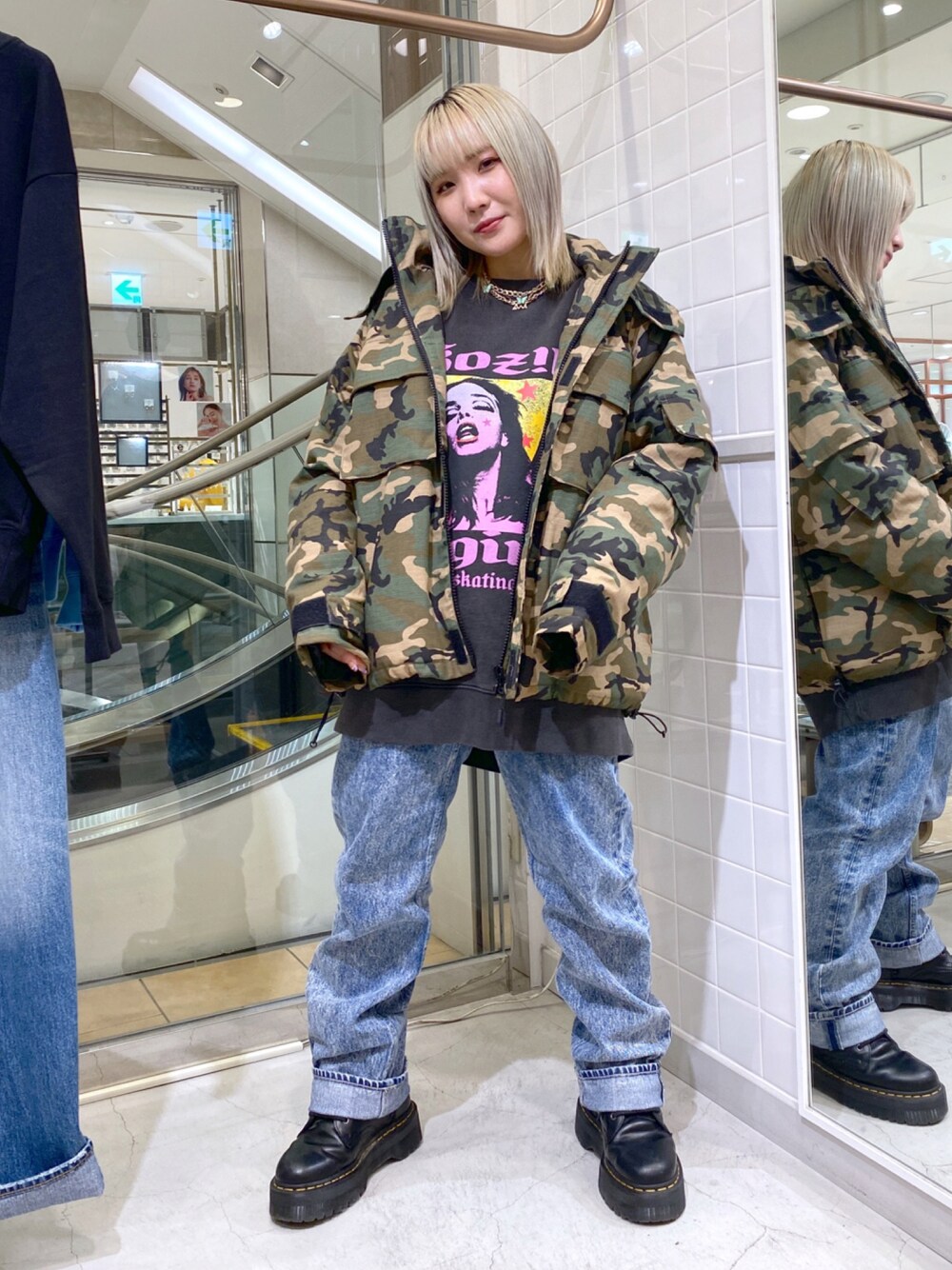 「秋のコーデ、カモ柄、ミリタリージャケット、KOZIK、低身長コーデ、x-girl、Xgirl_ootd」｜「X-girlのMILITARY PROTECTIVE JACKET（ブルゾン、その他）」を使った、進藤さくらさん（レディース・148cm）の秋コーディネートの1枚目の写真