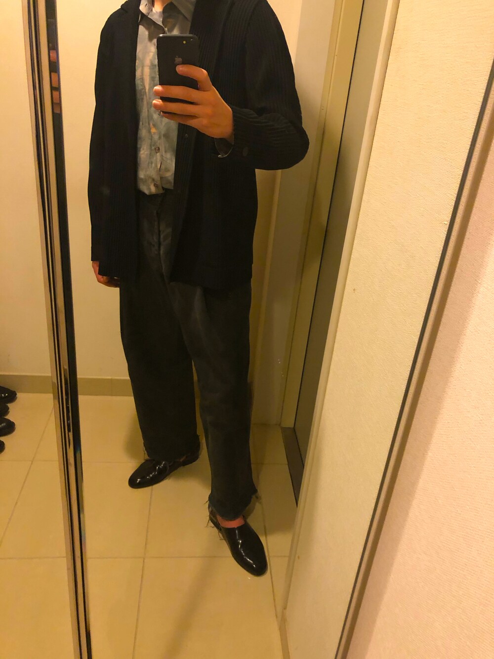 「古着のアイテム（シャツ/ブラウス、グレー系）」を使った、manpukukidさん（メンズ・171cm）の春コーディネートの1枚目の写真