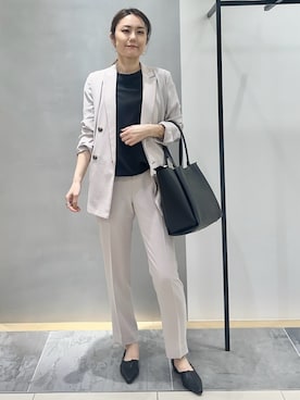 「INDIVI（インディヴィ）のスリットデザイン パンプス（パンプス、ブラック系）」を使った、MAIさん（レディース・160cm）の春コーディネート