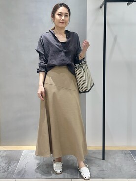 「INDIVI（インディヴィ）の【接触冷感／2WAY】カシュクールリネンシャツ（シャツ/ブラウス、グレー系）」を使った、MAIさん（レディース・160cm）の春コーディネート