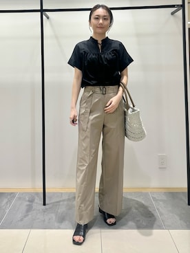 「INDIVI（インディヴィ）の【撥水／UVケア／SETUP可能】軽量ベルト付ワイドストレートパンツ（その他パンツ、ベージュ系）」を使った、MAIさん（レディース・160cm）の春コーディネート