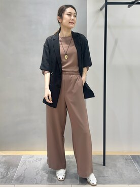 「INDIVI（インディヴィ）の【さらに軽く軽快！／着る日傘】ドルマントップス（シャツ/ブラウス、ブラウン系）」を使った、MAIさん（レディース・160cm）の春コーディネート