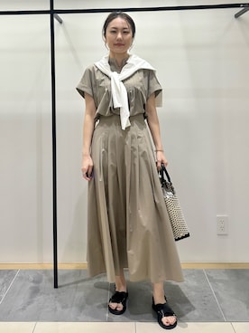 「INDIVI（インディヴィ）の【撥水／UVケア／SETUP可能】軽量タックスキッパーブラウス（シャツ/ブラウス、ベージュ系）」を使った、MAIさん（レディース・160cm）の春コーディネート
