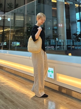 「RODE SKO（ロデスコ）の『MADE IN JAPAN』1センチパナマリボンパンプス（パンプス、ブラック系）」を使った、 コヤマ  ヒナタさん（レディース・164cm）の春コーディネート
