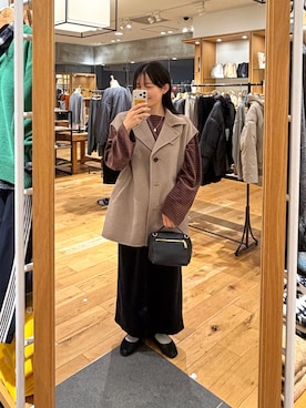 「URBAN RESEARCH DOORS(アーバンリサーチドアーズ)のアイテム(スカート)」を使った、 コヤマ ヒナタさん(レディース・164cm)の秋コーディネート