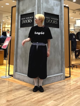「URBAN RESEARCH（アーバンリサーチ）のLOGIC ONE LOGO T-SHIRTS（Tシャツ/カットソー、ブラック系）」を使った、 コヤマ  ヒナタさん（レディース・164cm）の夏コーディネート