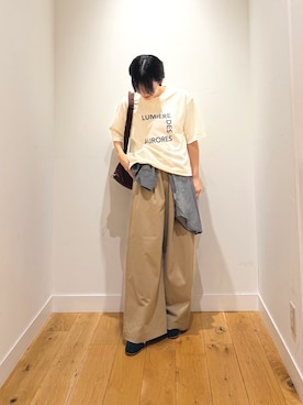 「URBAN RESEARCH DOORS（アーバンリサーチドアーズ）のadidas　TOKYO W（スニーカー、ブラック系）」を使った、 コヤマ  ヒナタさん（レディース・164cm）の秋コーディネート