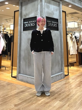 「EKAL（エカル）の反毛裏毛イージーパンツ（その他パンツ、グレー系）」を使った、 コヤマ  ヒナタさん（レディース・164cm）の春コーディネート