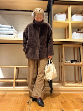 「アイテム（イヤーマフ）」を使った、 コヤマ  ヒナタさん（レディース・164cm）の秋コーディネート