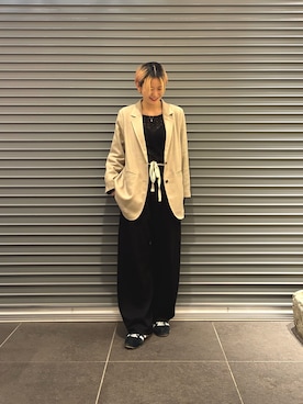 「URBAN RESEARCH DOORS（アーバンリサーチドアーズ）のadidas　TOKYO W（スニーカー、ブラック系）」を使った、 コヤマ  ヒナタさん（レディース・164cm）の春コーディネート
