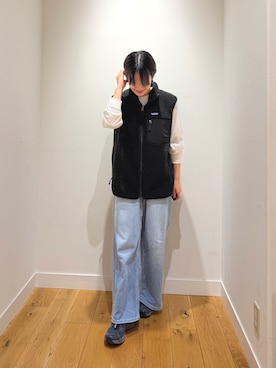 「URBAN RESEARCH（アーバンリサーチ）の『3サイズ展開』綿麻デニムイージーパンツ（デニムパンツ、ブルー系）」を使った、 コヤマ  ヒナタさん（レディース・164cm）の秋コーディネート