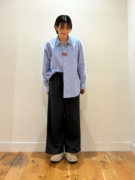 「秋のシャツ着こなし術」｜「アイテム（サンダル）」を使った、 コヤマ  ヒナタさん（レディース・163cm）の秋コーディネート