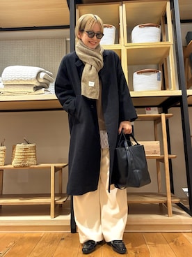 「アイテム（ストール/ショール）」を使った、 コヤマ  ヒナタさん（レディース・164cm）の秋コーディネート