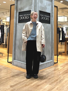 「URBAN RESEARCH DOORS（アーバンリサーチドアーズ）のアイテム（ステンカラーコート）」を使った、 コヤマ  ヒナタさん（レディース・164cm）の春コーディネート