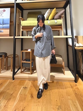 「RODE SKO（ロデスコ）の『WEB/一部店舗限定』コインローファー（ローファー、ブラック系）」を使った、 コヤマ  ヒナタさん（レディース・164cm）の秋コーディネート