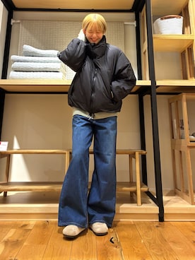 「URBAN RESEARCH（アーバンリサーチ）のアイテム（デニムパンツ）」を使った、 コヤマ  ヒナタさん（レディース・164cm）の秋コーディネート