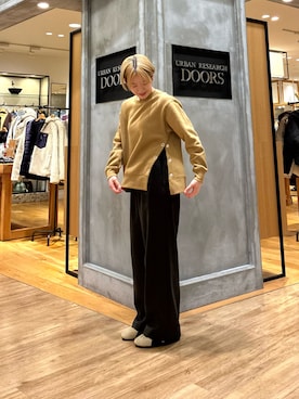 「アイテム（スウェット、イエロー系）」を使った、 コヤマ  ヒナタさん（レディース・164cm）の冬コーディネート